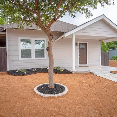 Captivating 4Br 2Ba Home Near Awesome Downtown
